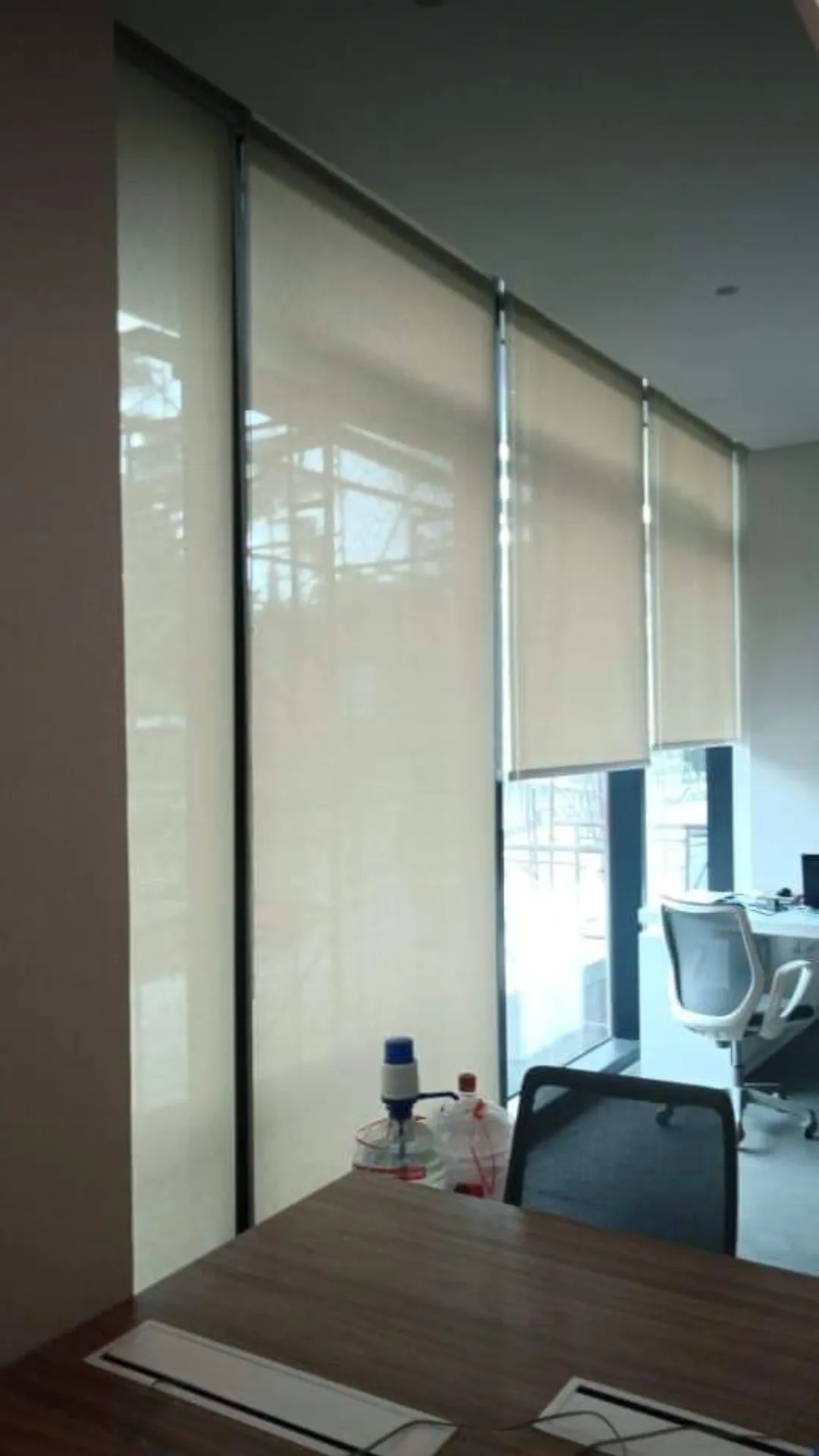 Pemasangan Roller Blind Kantor
